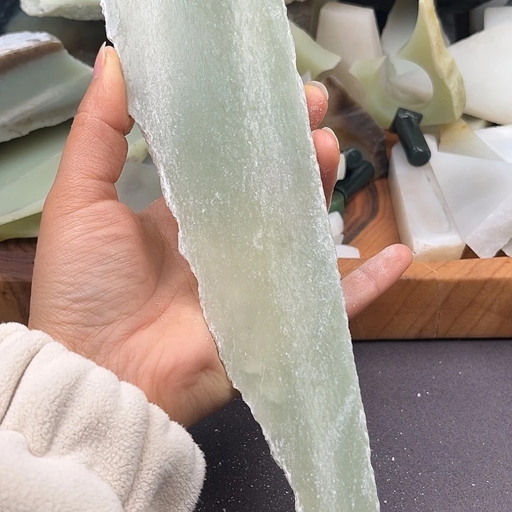 和田玉未镶嵌把件