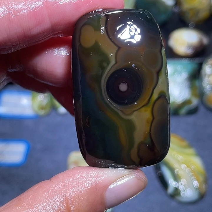 S***.玛瑙/玉髓未镶嵌珠宝奇石