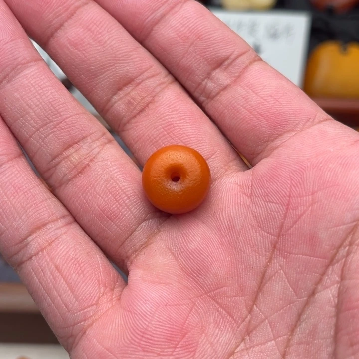 —***风琥珀未镶嵌裸石蜜蜡墩子