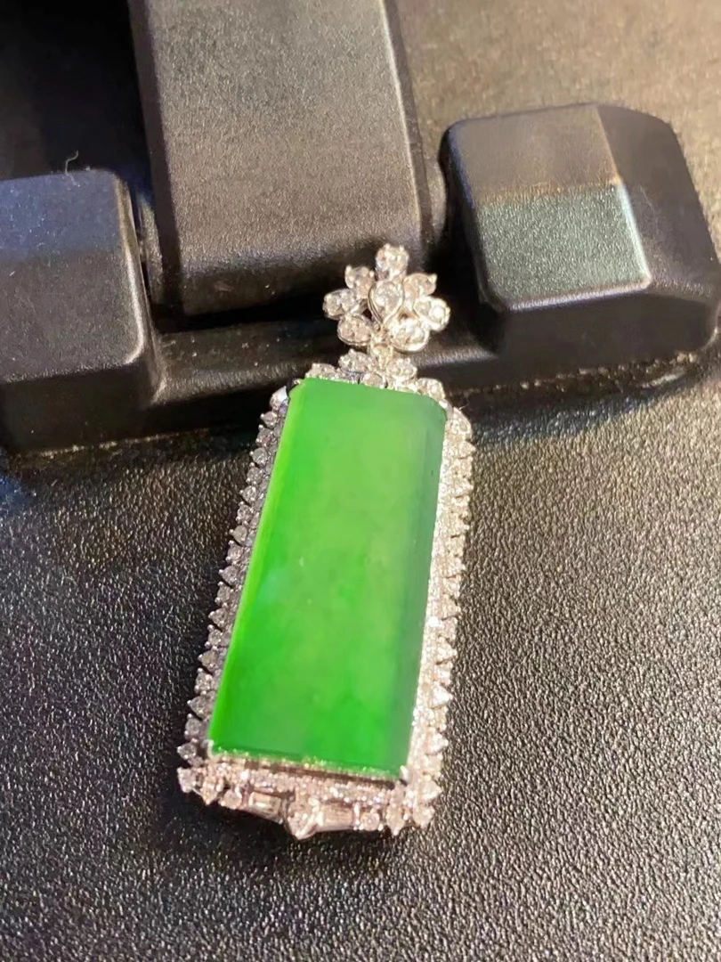 满色无事牌吊坠天然翡翠A货ws/mf3.29气质时尚镶嵌平安无事高冰