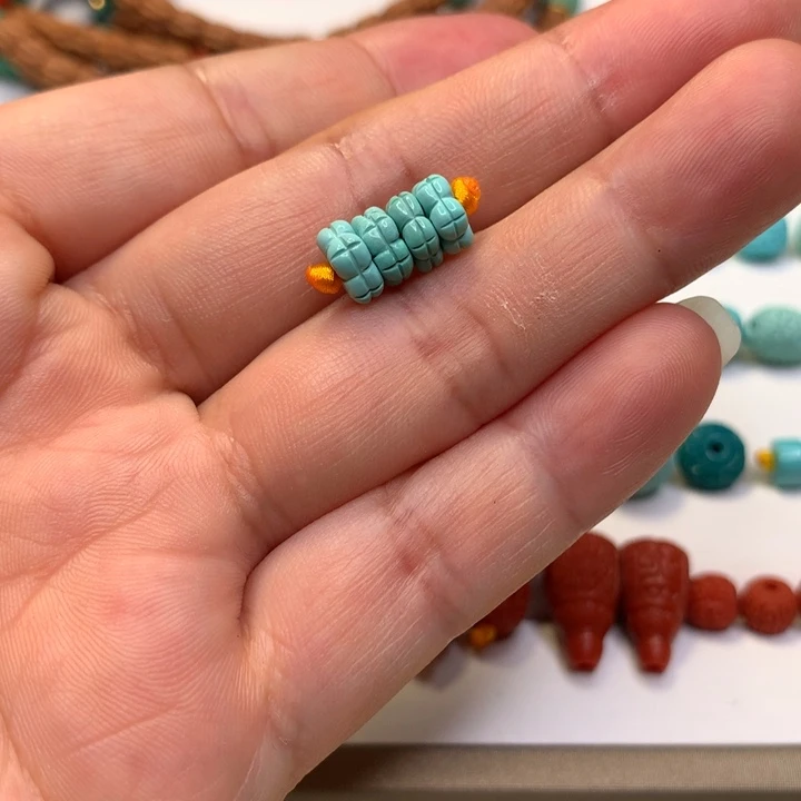 绿松石未镶嵌颈饰