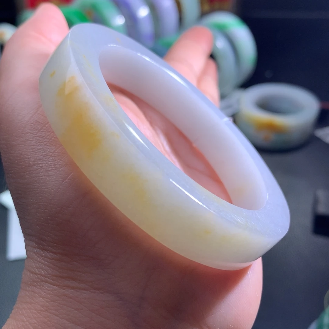 定制翡翠未镶嵌翡翠手镯