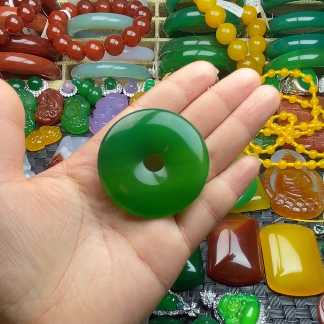 顾***哥玛瑙/玉髓颈饰未镶嵌