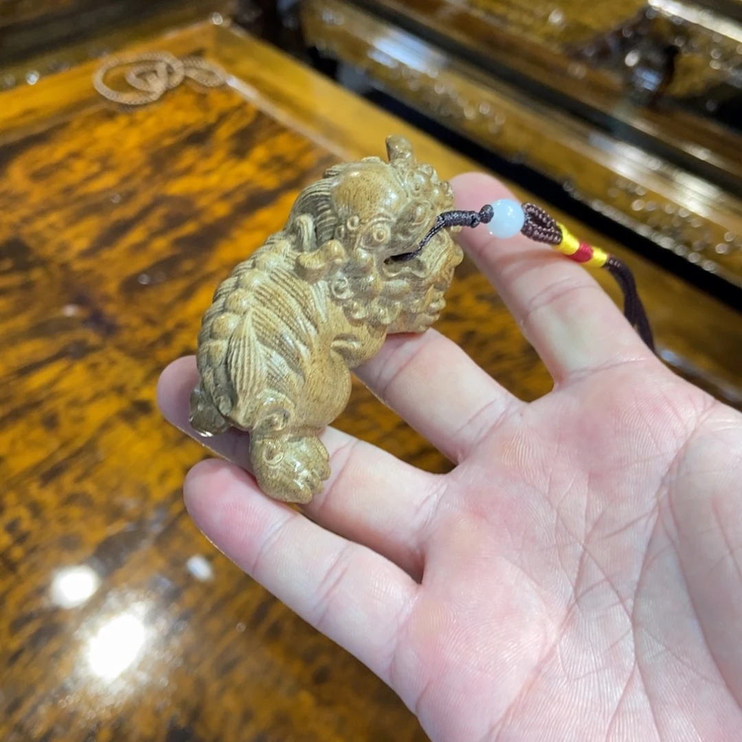 楠木手把件貔貅，，