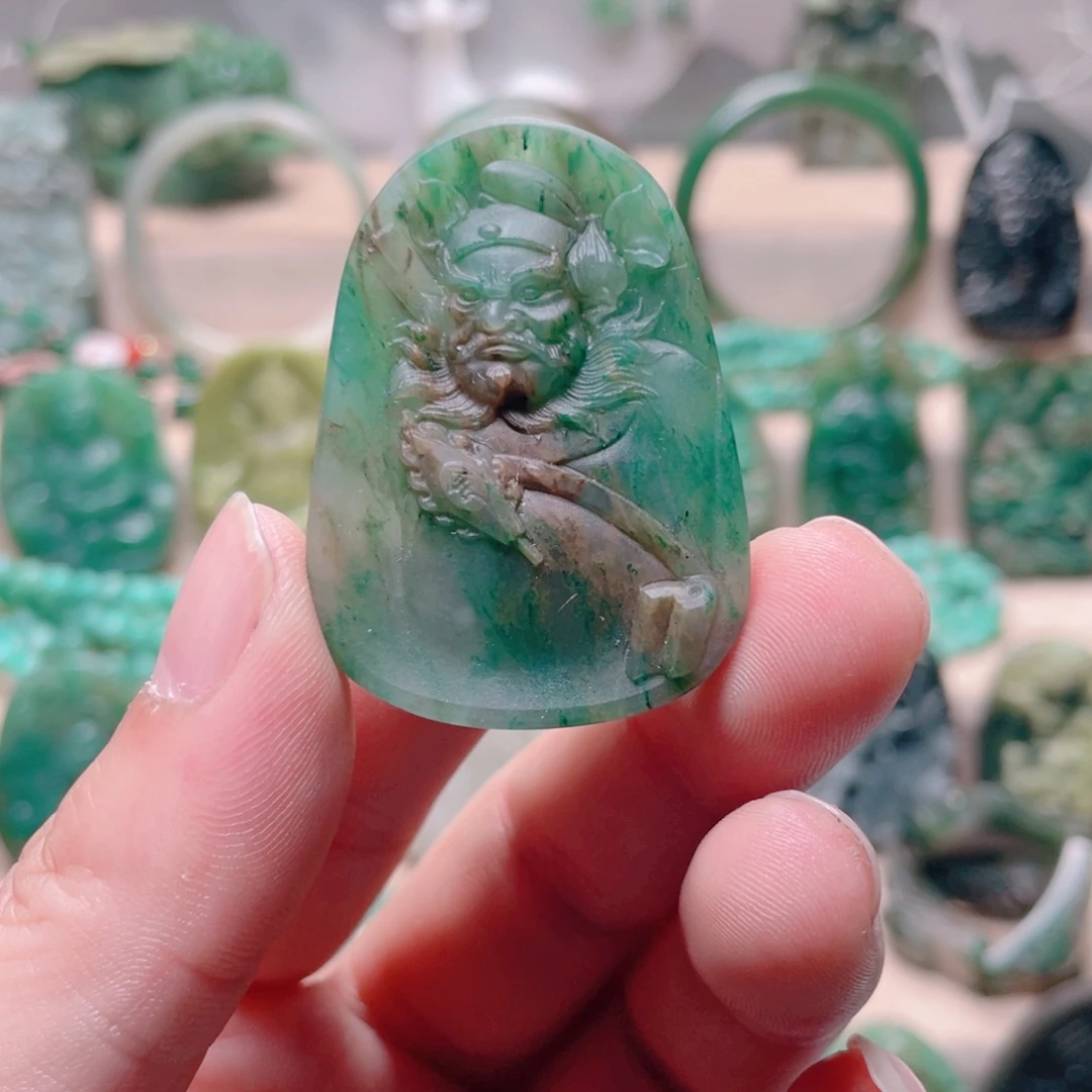 独山玉未镶嵌颈饰