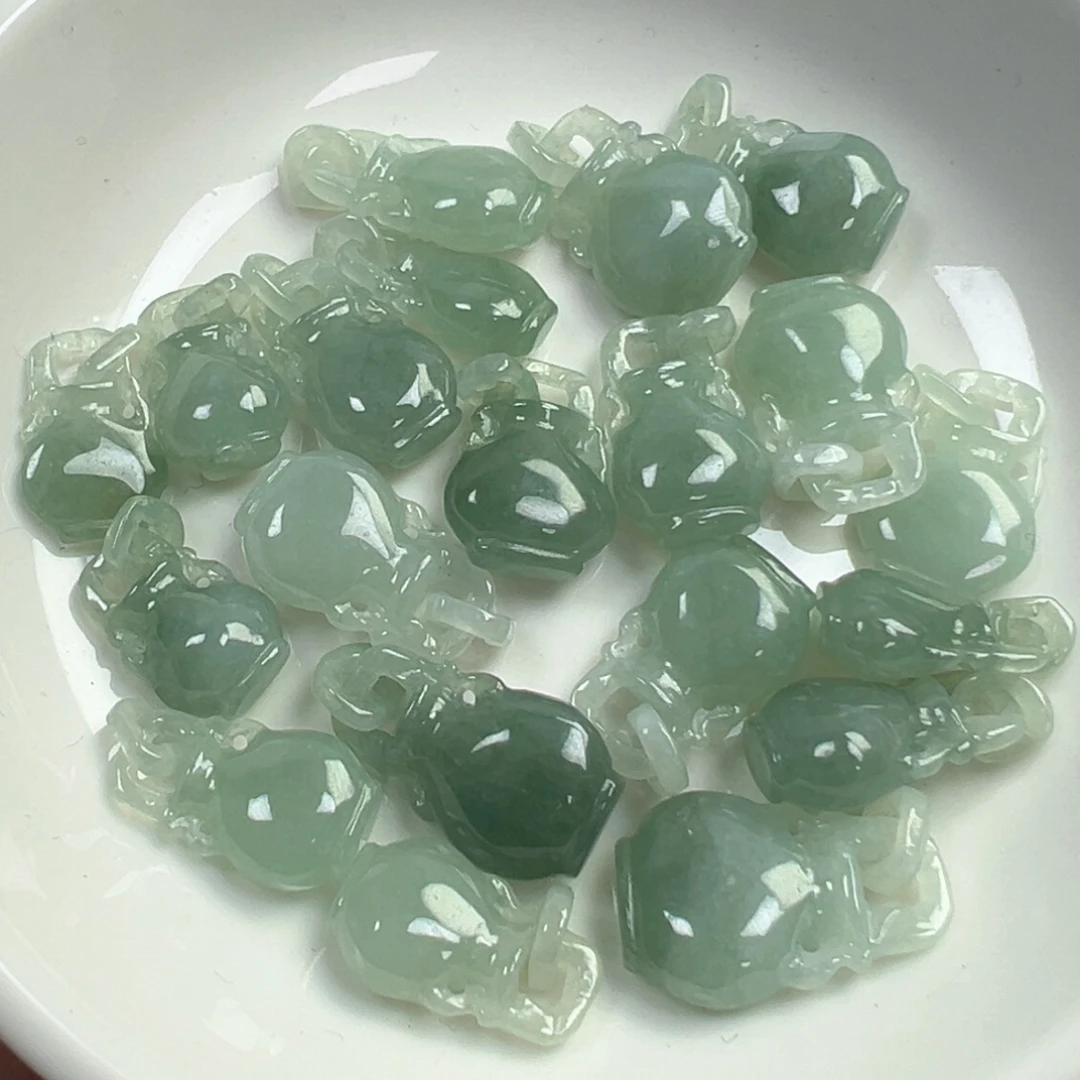 翡翠散珠翡翠宝瓶一个可挑
