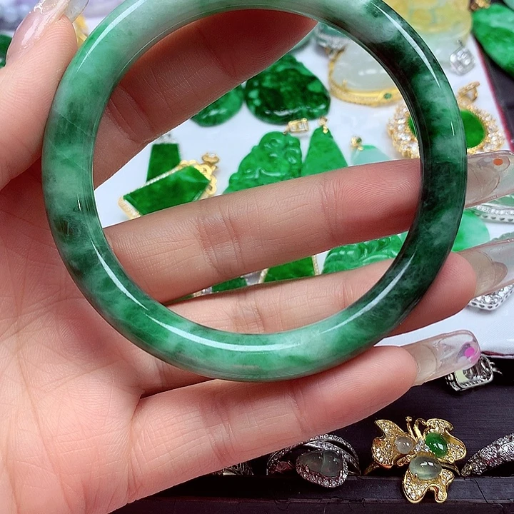 翡翠未镶嵌手镯翡翠