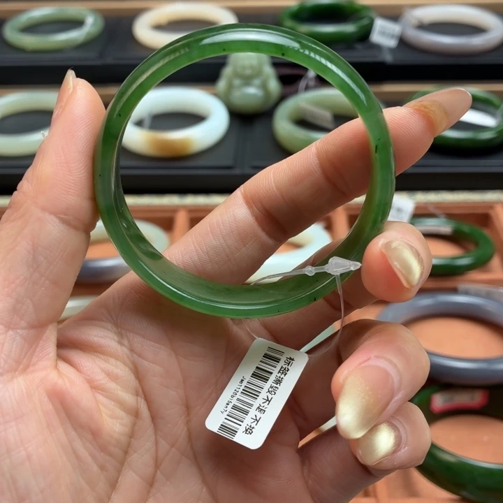 和田玉未镶嵌手镯