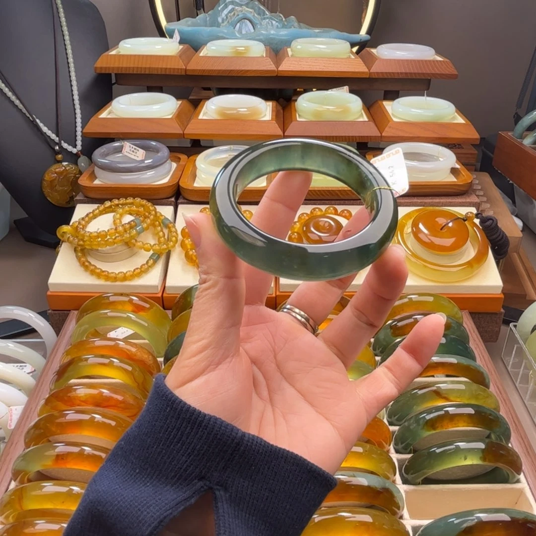 蛇纹石玉未镶嵌手镯54