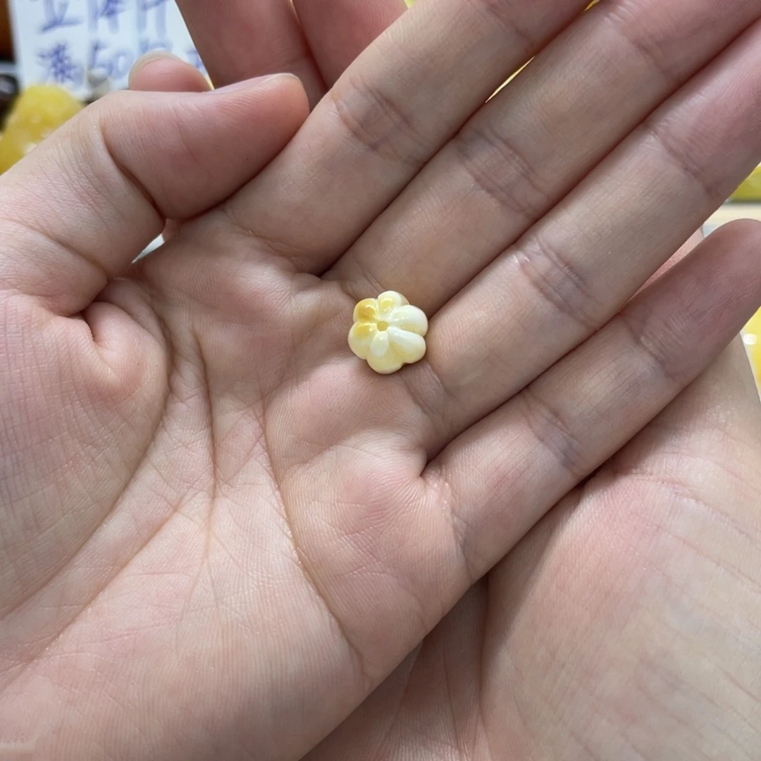 .****裸石琥珀未镶嵌梦娇 存
