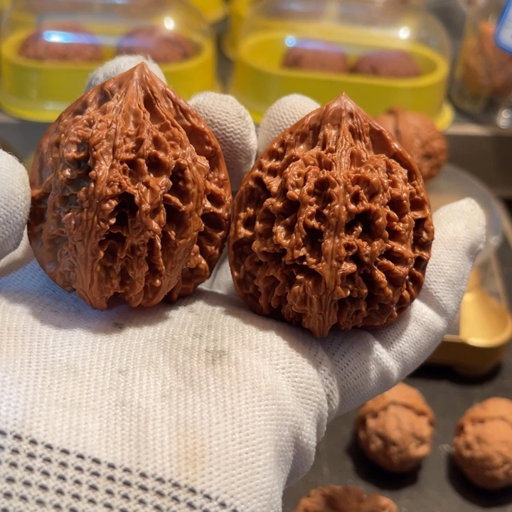 文玩核桃把件九龙筋46