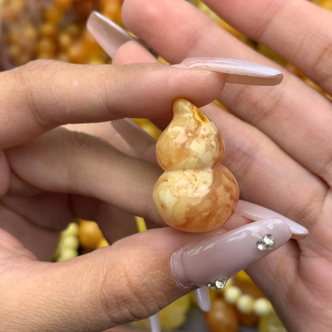 琥珀未镶嵌珠宝奇石
