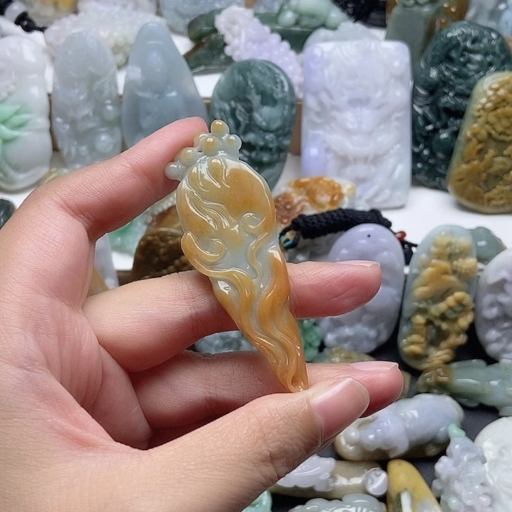 翡翠未镶嵌颈饰翡翠