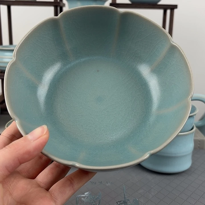 微瑕汝窑仿古釉葵口碗