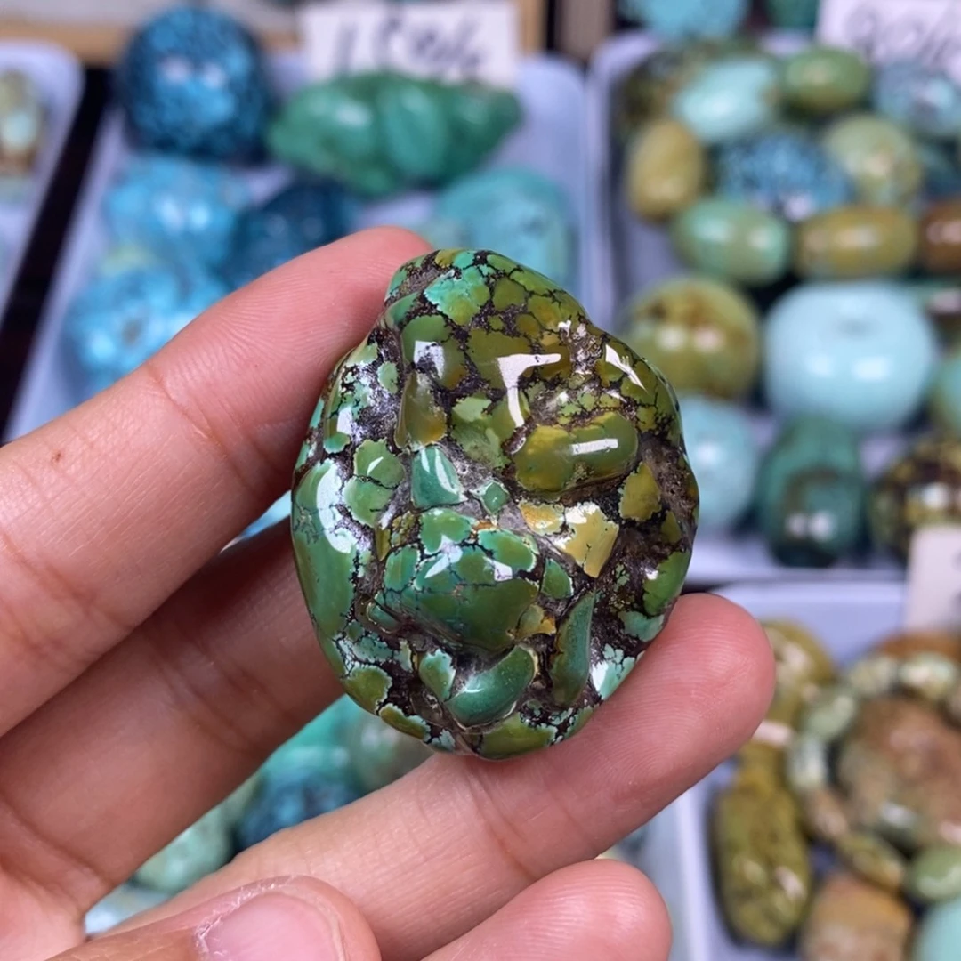 绿松石未镶嵌颈饰