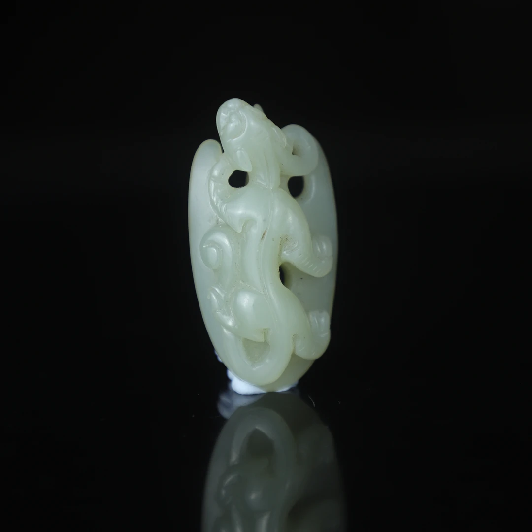 TCWWA09728清晚和田白玉螭龙纹鸡心佩