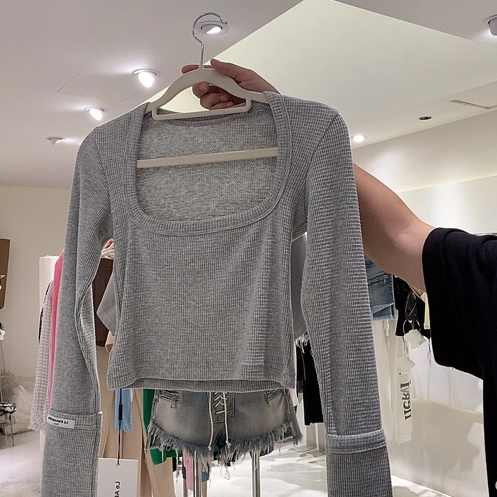 le打底T恤原价1600s。