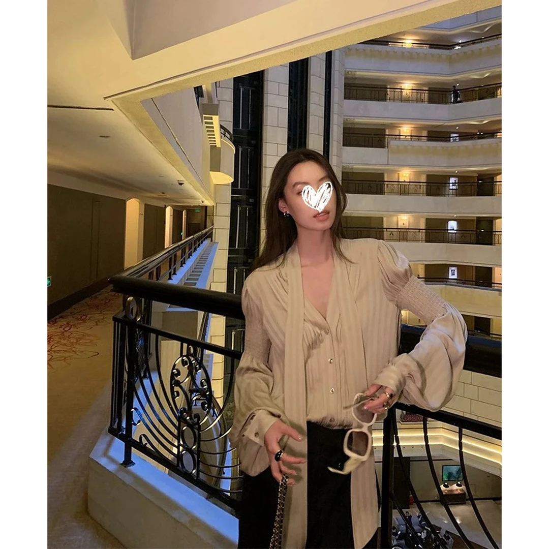 古金色V领衬衫女秋季新款丝带设计高级感时尚长袖衬衣#C1113