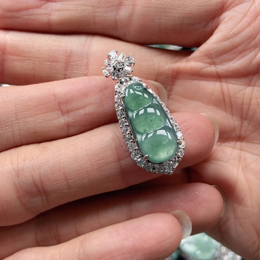 【闪购商品】翡翠吊坠(不含链)未镶嵌