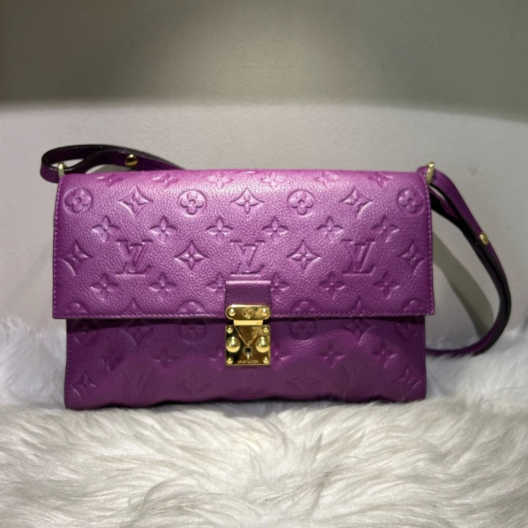 99新 LouisVuitton/路易威登 紫色全皮气质邮差两用包，底长：27