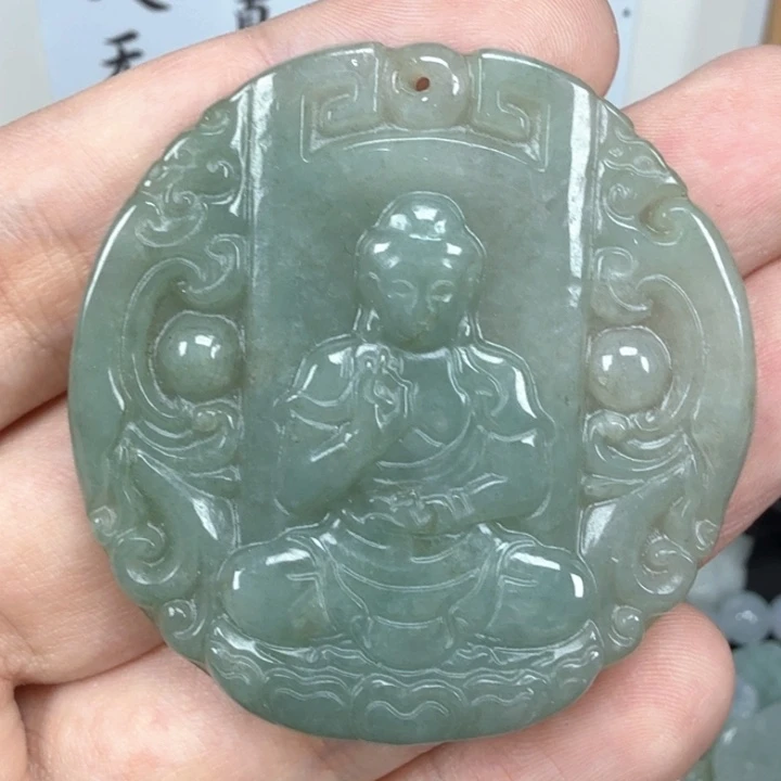 翡翠挂件未镶嵌翡翠