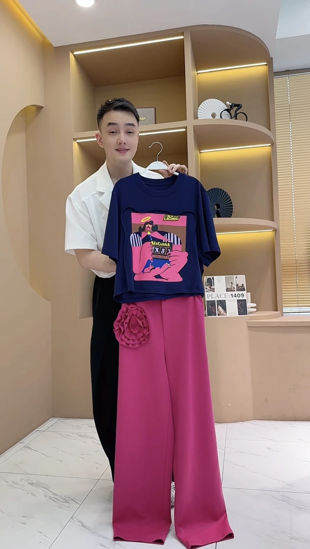 【韩哥女装】《采薇》藏蓝色轻薄立裁拼接印花短T恤6579A-6337A