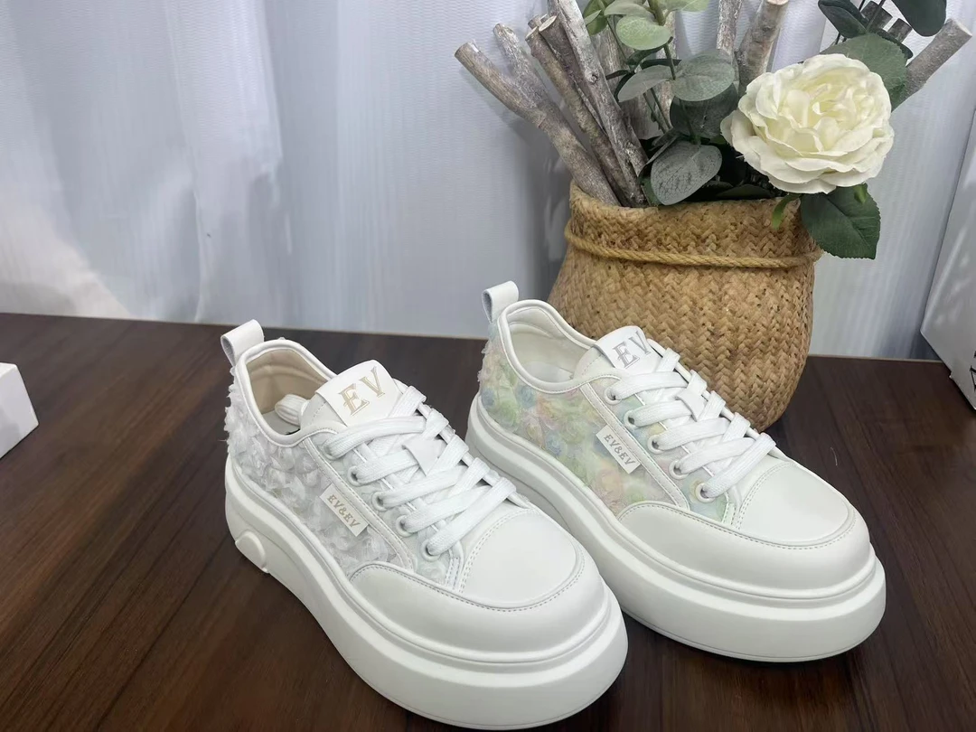 EV（七彩祥云）韩版厚底真皮网面小雏菊休闲鞋女