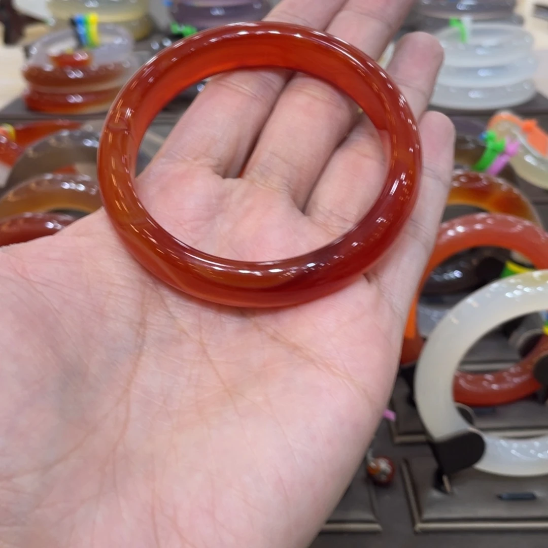 玛瑙/玉髓手镯未镶嵌