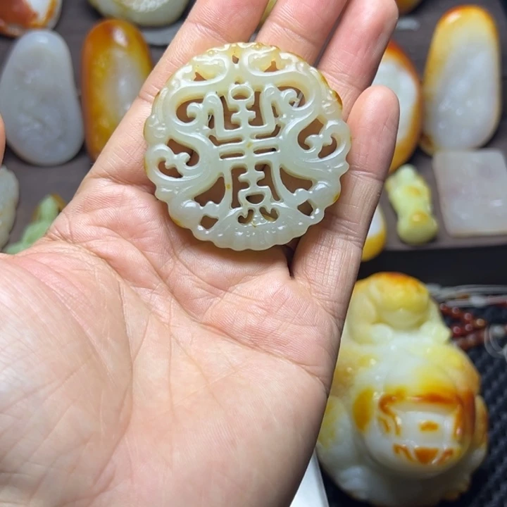 和田玉未镶嵌颈饰