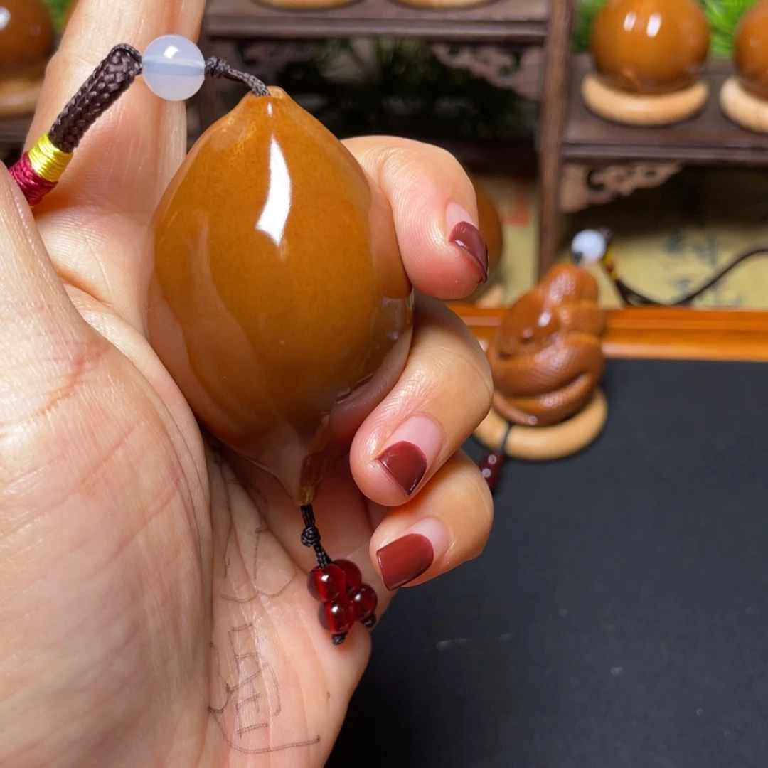 橄榄核吊坠一线天35穿配