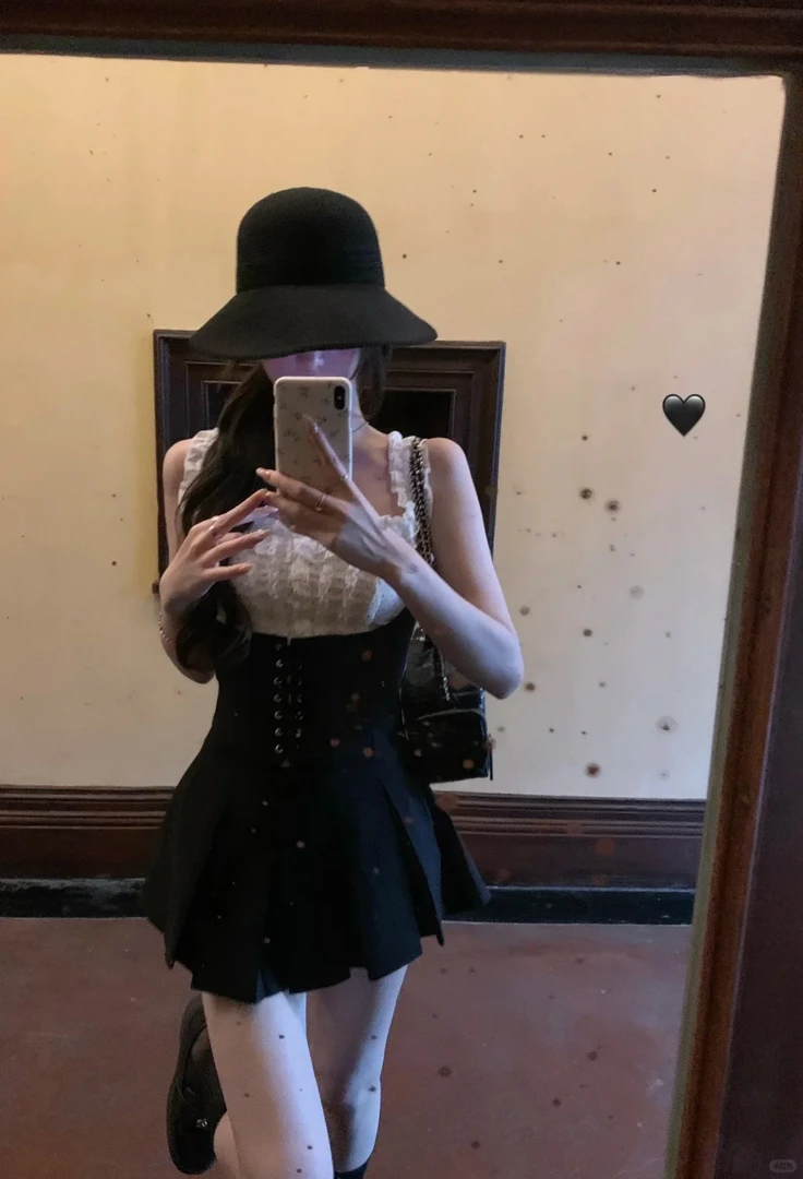 韩系设计感气质绑带抹胸吊带上衣女夏2025新款显瘦百褶裙两件套装