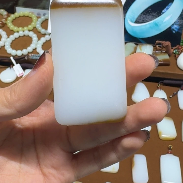 和田玉（青玉）未镶嵌颈饰