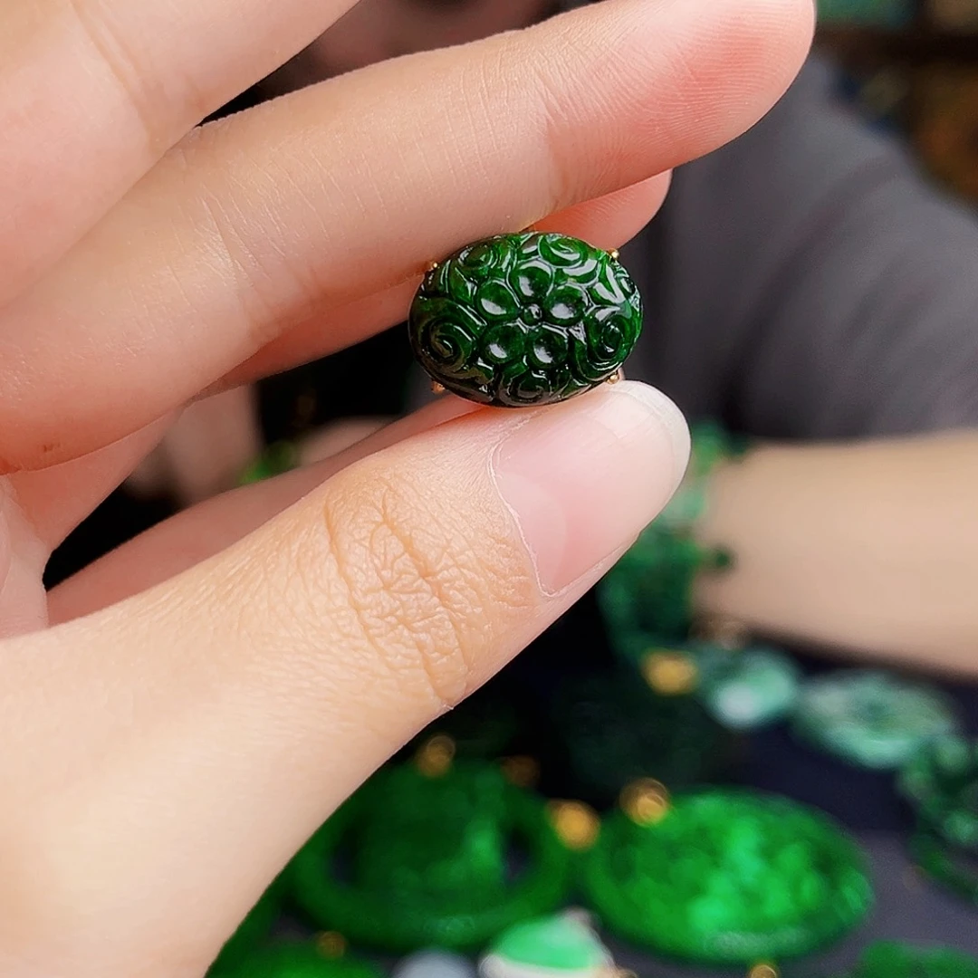 颈饰银S925镶嵌翡翠多样性