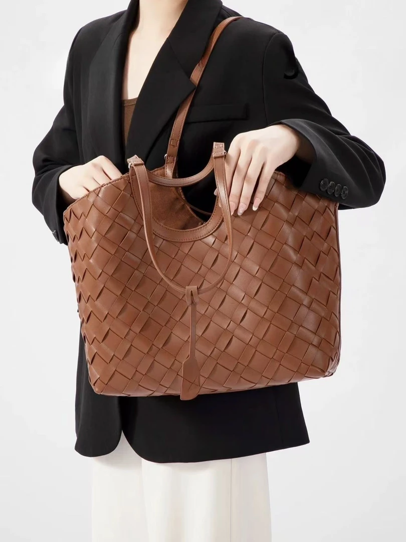 2025早秋新款复古编织手提托特包女小众时尚通勤大容量单肩腋下包