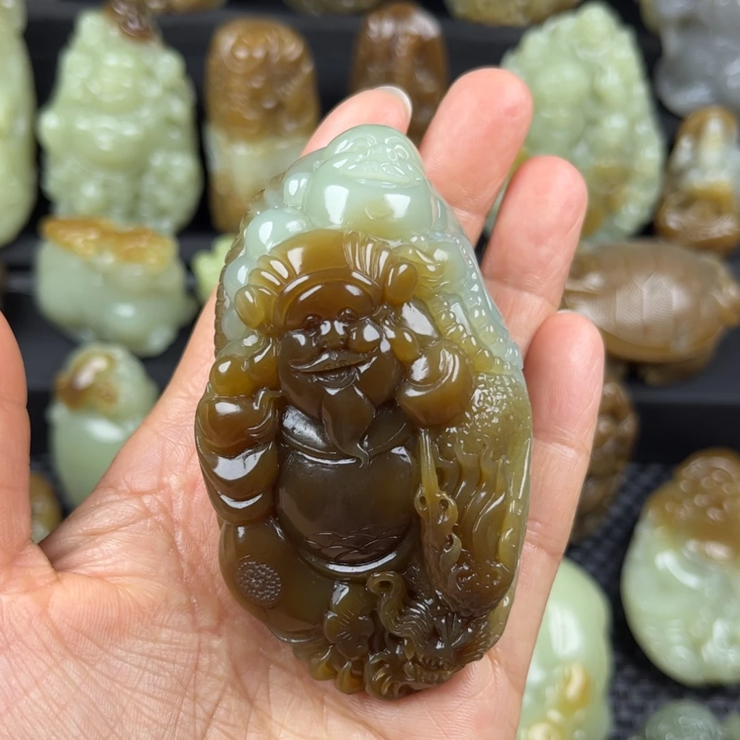 背***影和田玉未镶嵌把件