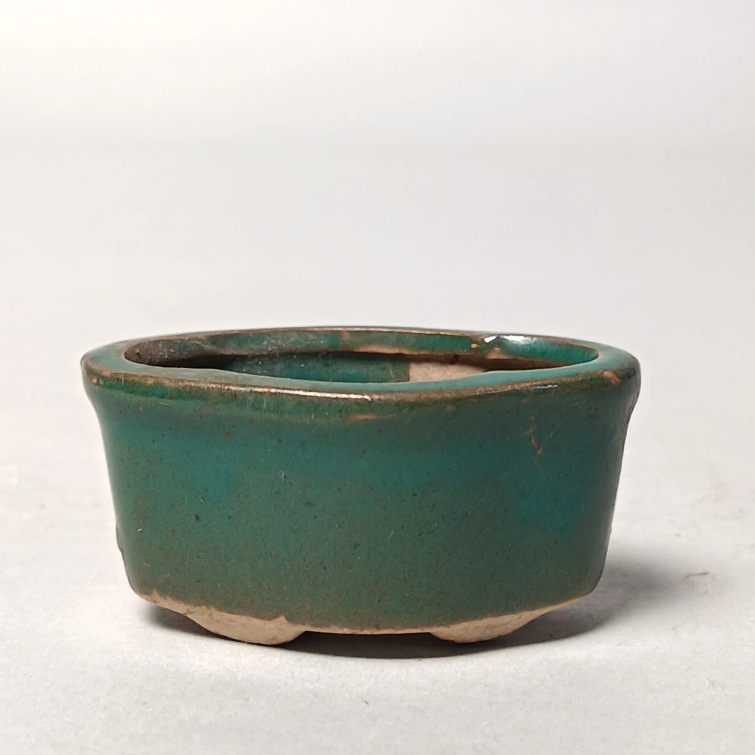 【010022798】近现代 绿釉海棠型菖蒲盆