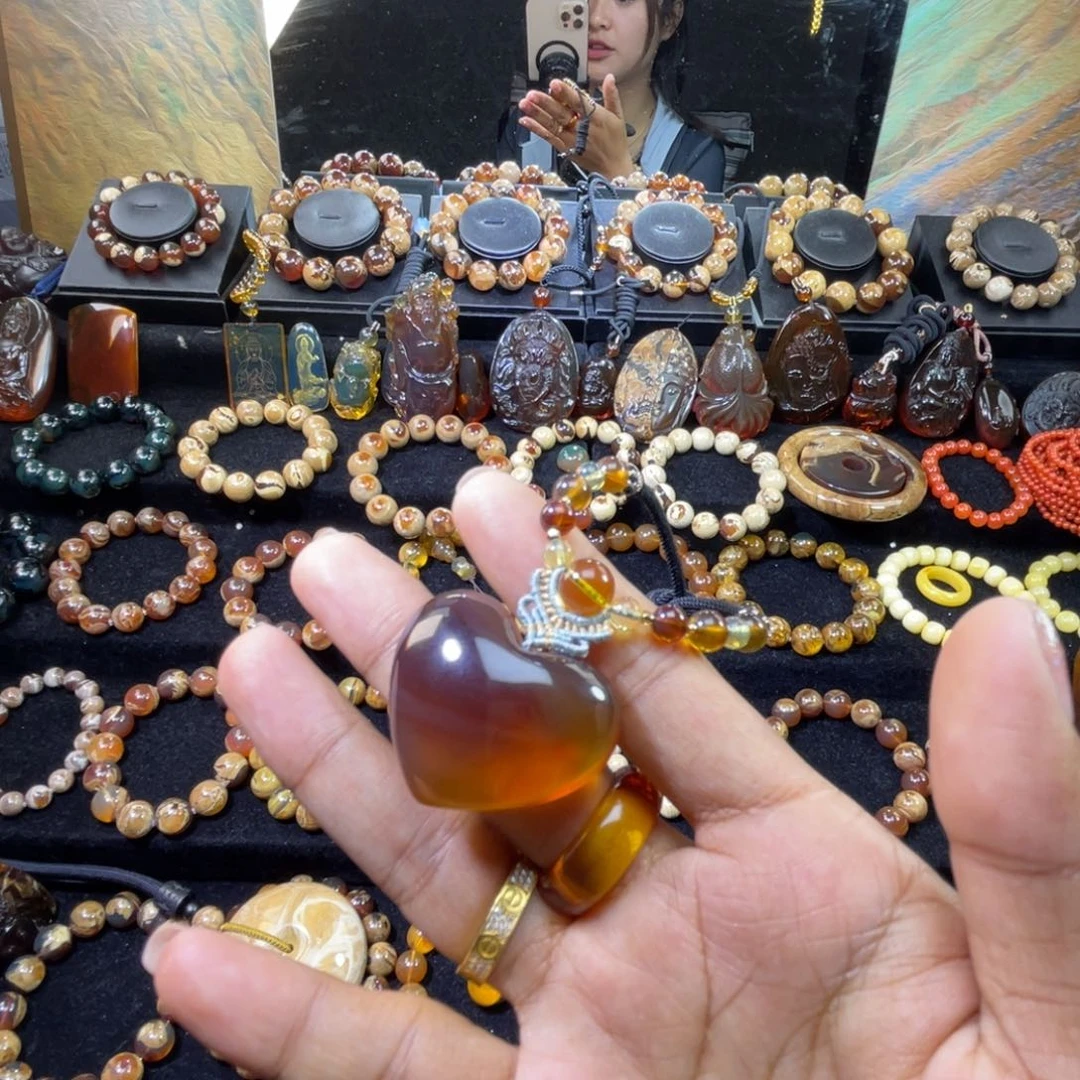 未镶嵌琥珀手链爱心