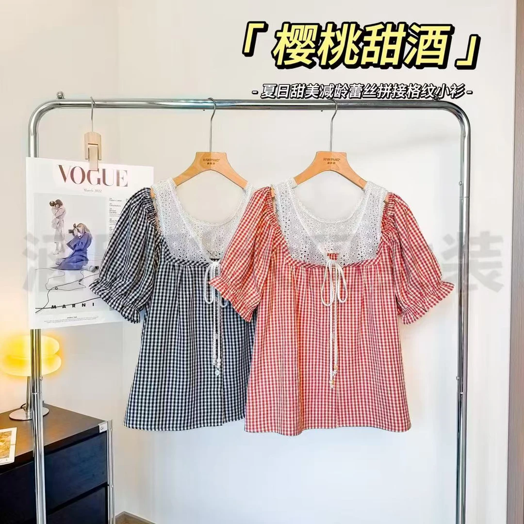 【涵胖胖】樱桃甜酒~夏日甜美减龄蕾丝拼接格纹小衫XZ2512【B】