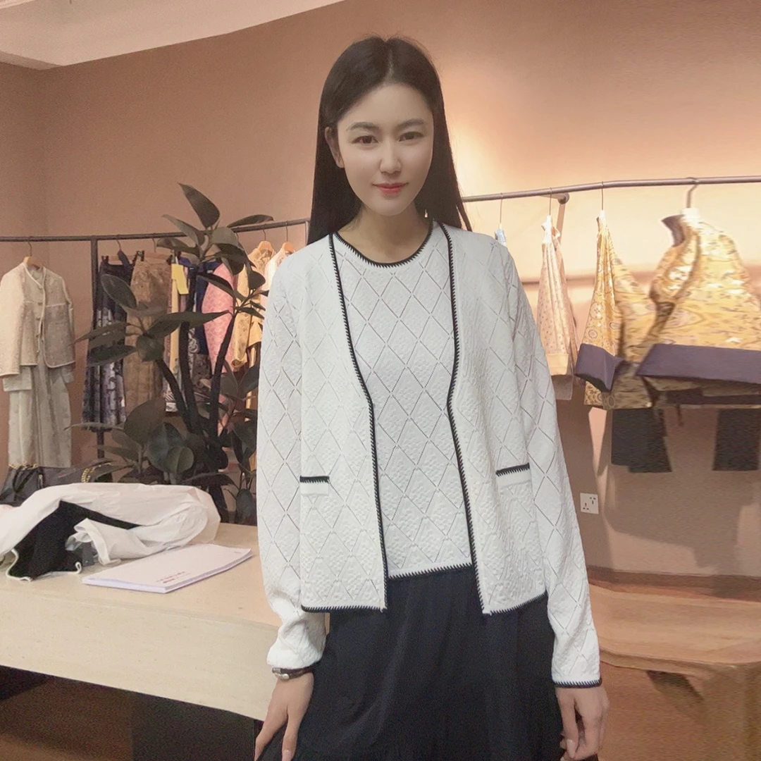 浒城古娘新款小香风圆领精致百搭女士长袖新款针织衫外套WG050101