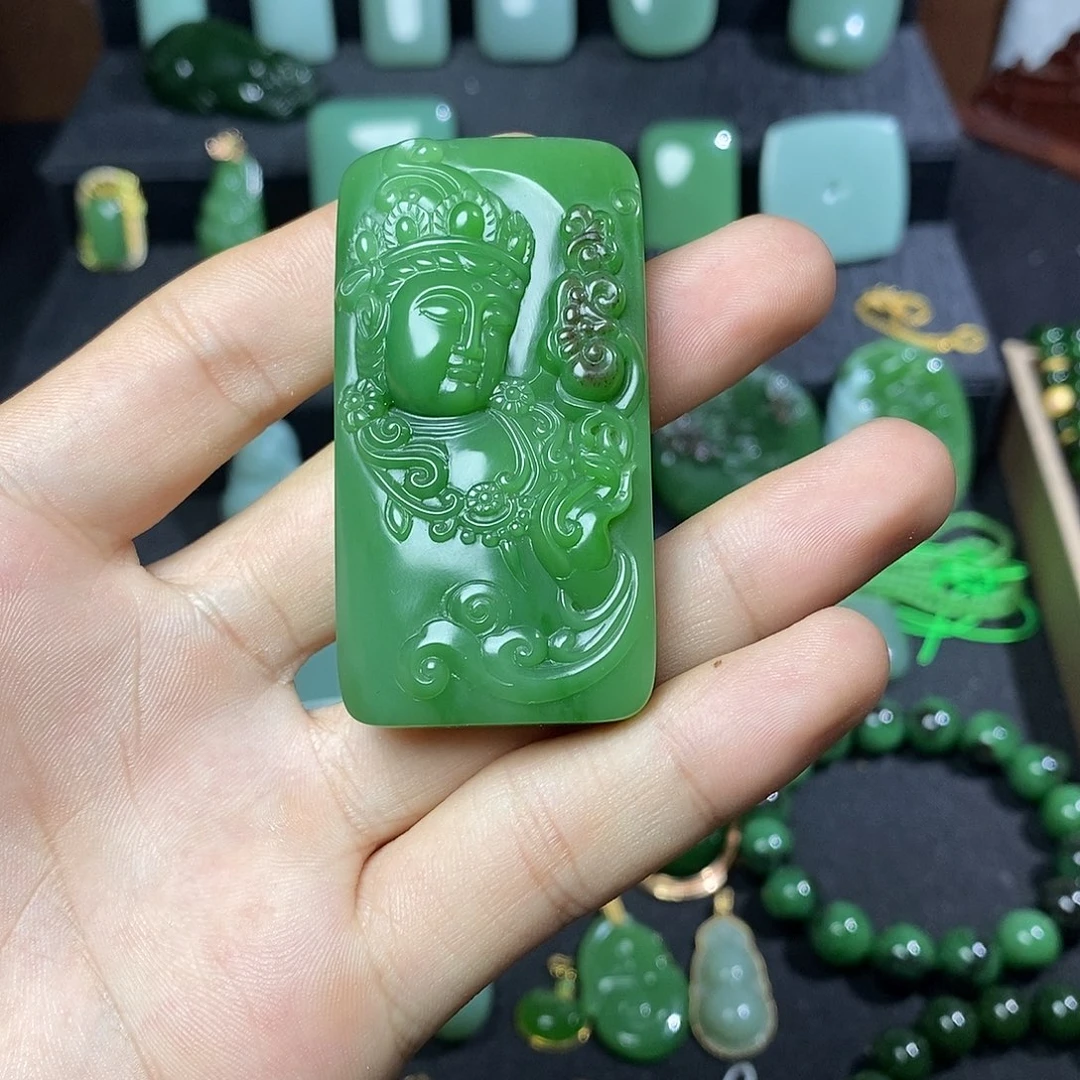 和田玉未镶嵌颈饰墨**年