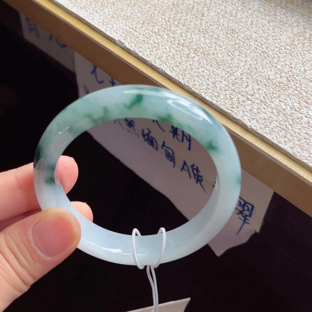 翡翠未镶嵌手镯手镯