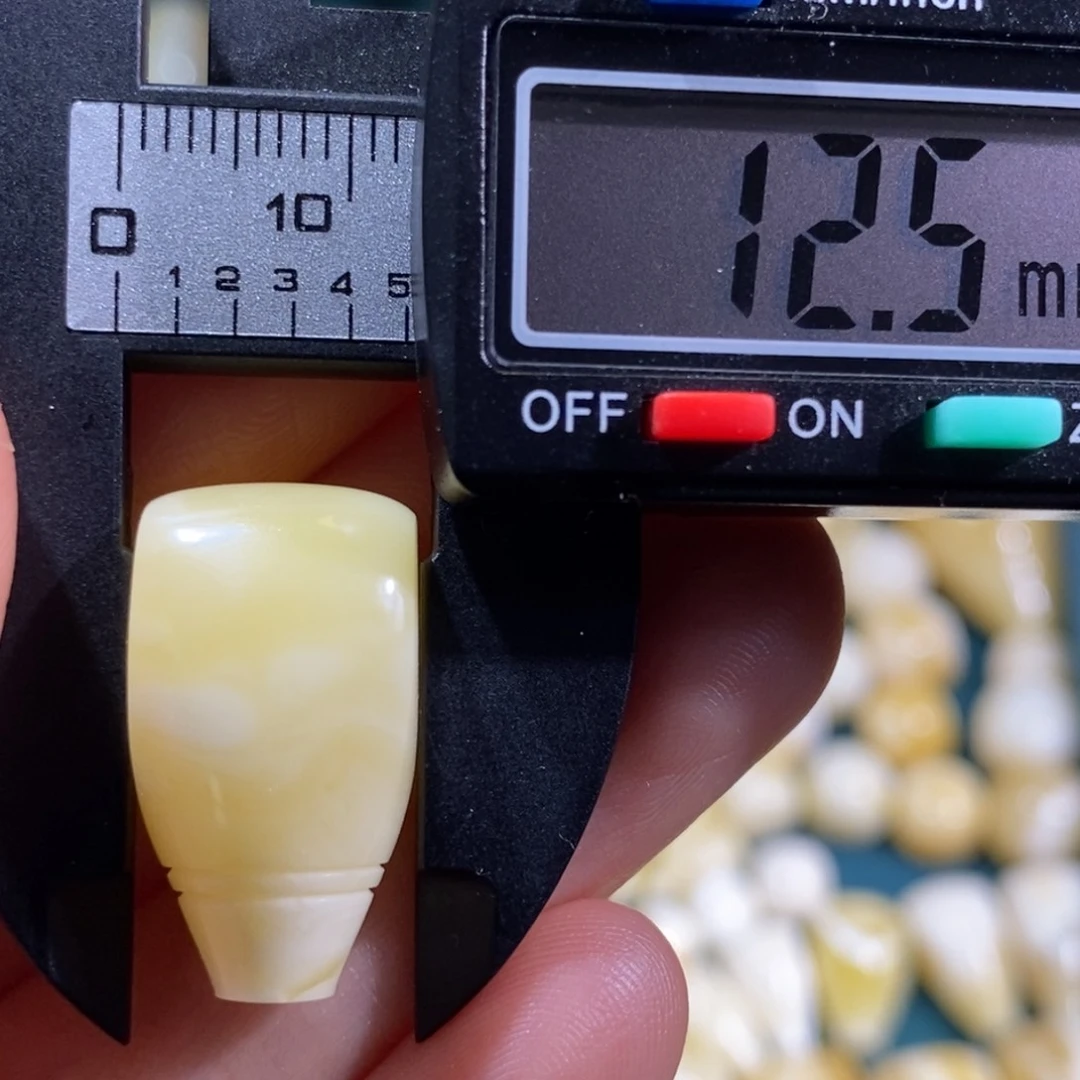 蜜蜡裸石未镶嵌配饰