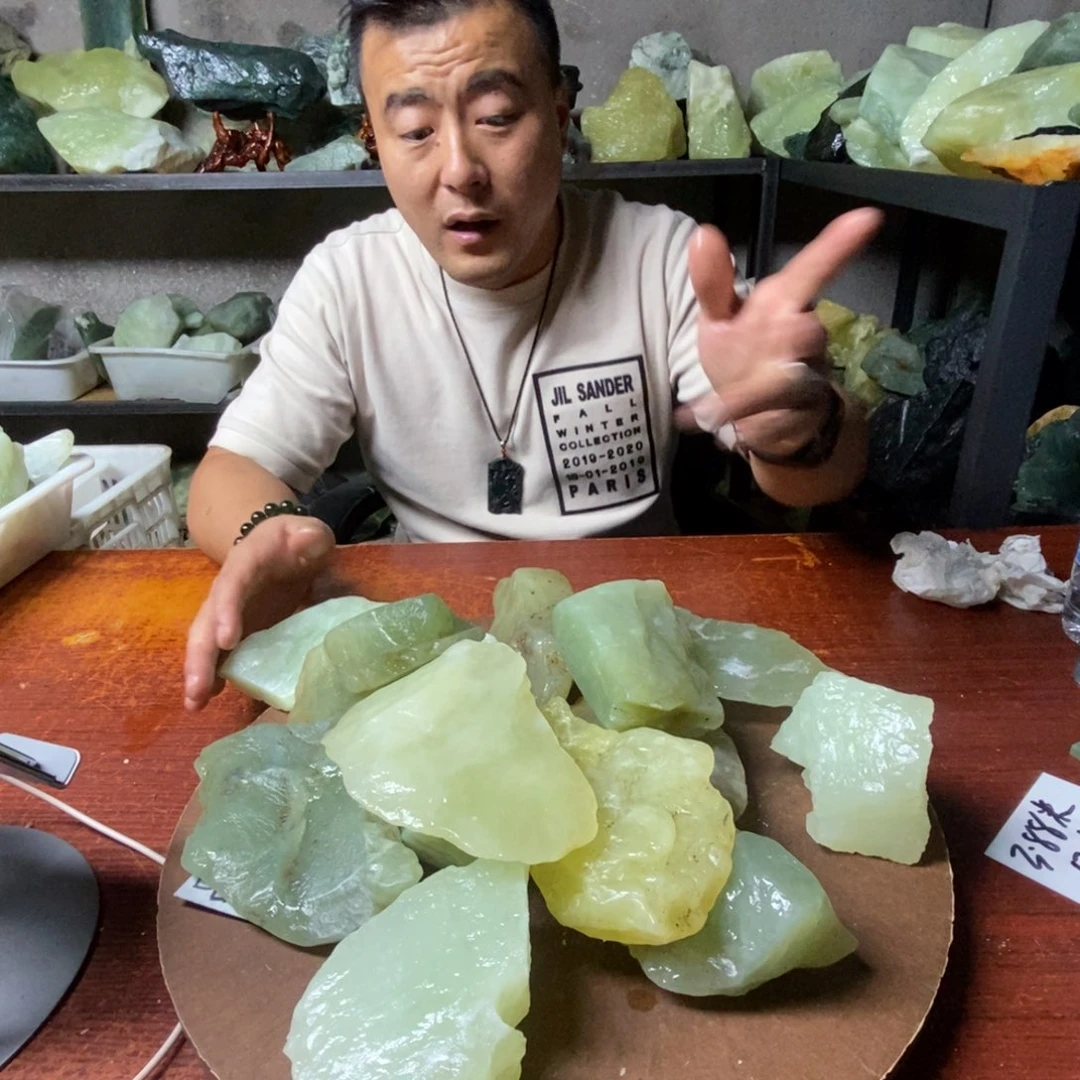 蛇纹石玉未镶嵌岫玉原石随机发一块