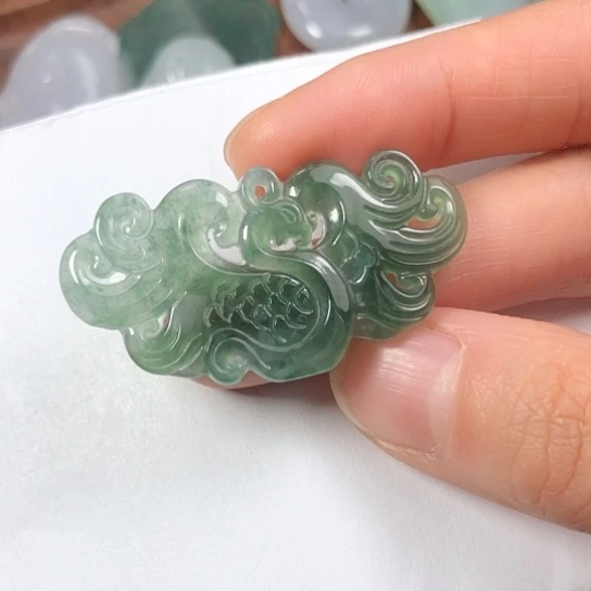 翡翠未镶嵌颈饰缅甸A货，每天下午1点半开播