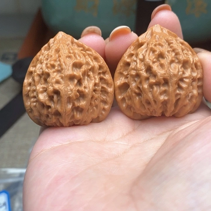 猴头核桃吊坠1110号全品金牛37