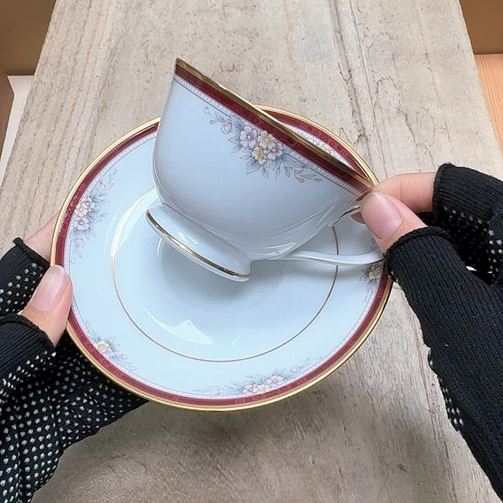瓷片噗哈哈哈哈哈哈哈哈哈