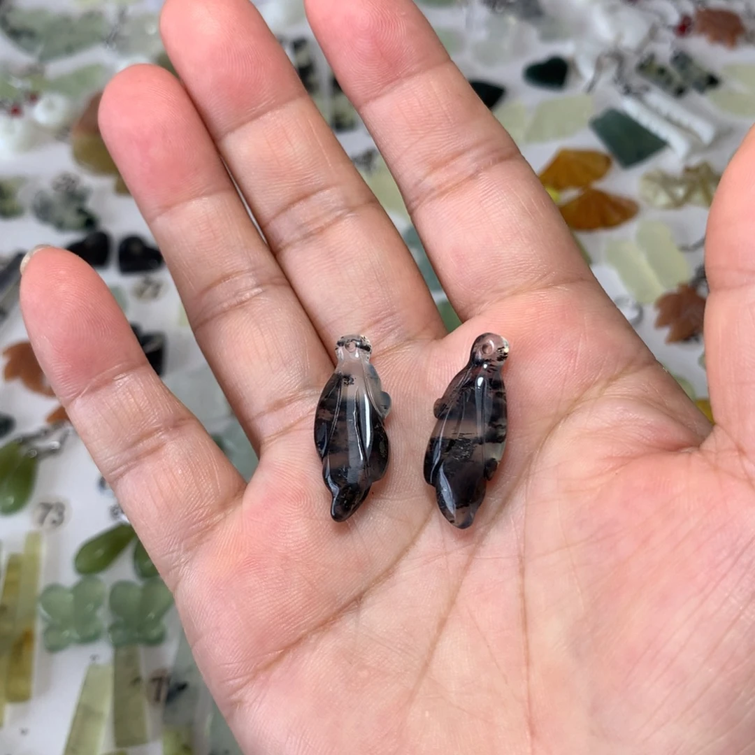 佳***琪蛇纹石玉未镶嵌耳环