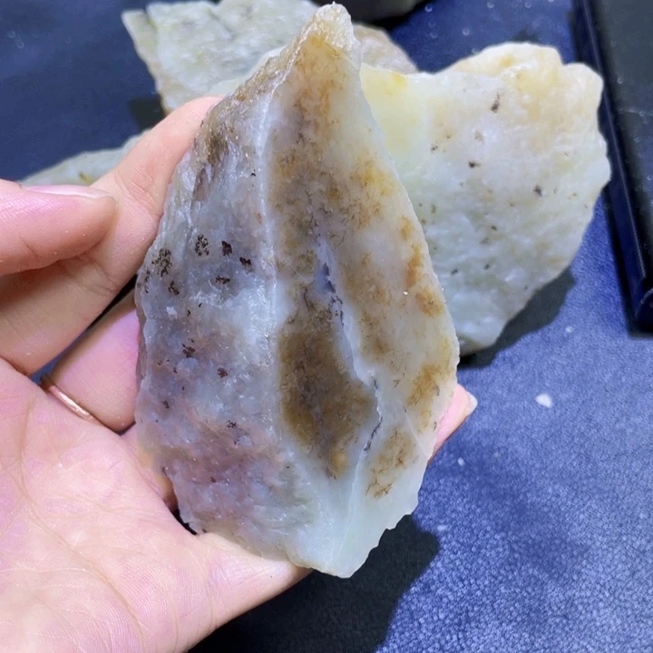 未镶嵌和田玉（糖玉）珠宝半成品