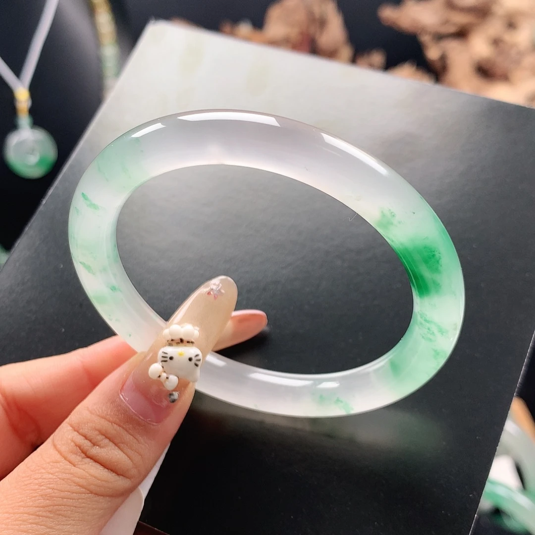 石英质玉未镶嵌镯子55