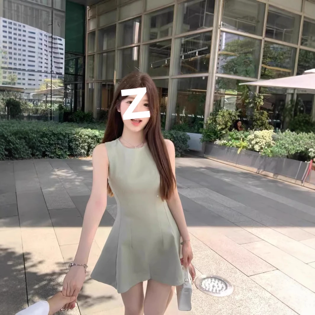 法式高级香草绿显瘦连衣裙夏季新款小个字收腰气质短裙小个子针织